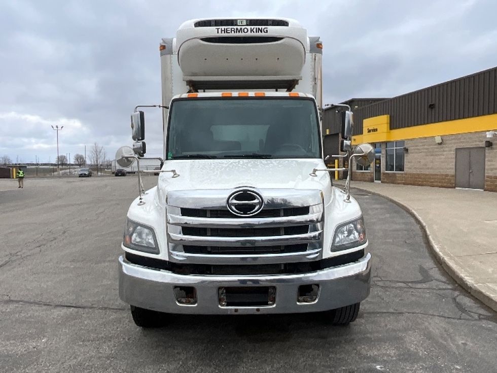 Refrigerated Truck-Light and Medium Duty Trucks-Hino-2019-338-Cambridge-ON-138,447\n\t\tkm-$ 76,750 - Image 2
