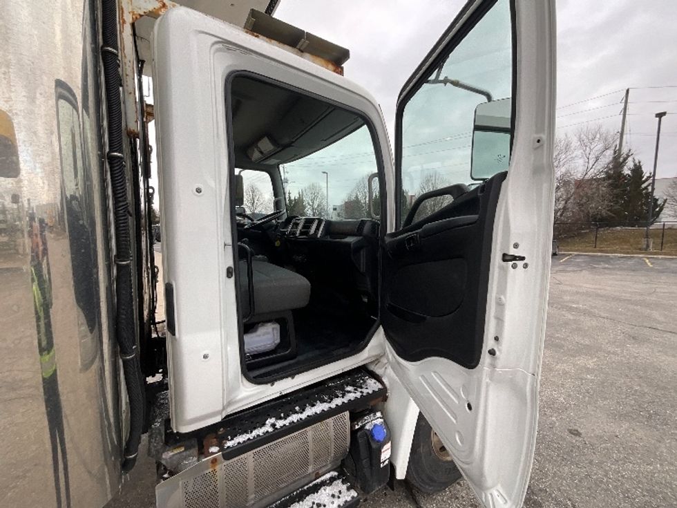 Refrigerated Truck-Light and Medium Duty Trucks-Hino-2019-338-Cambridge-ON-138,447\n\t\tkm-$ 76,750 - Image 20