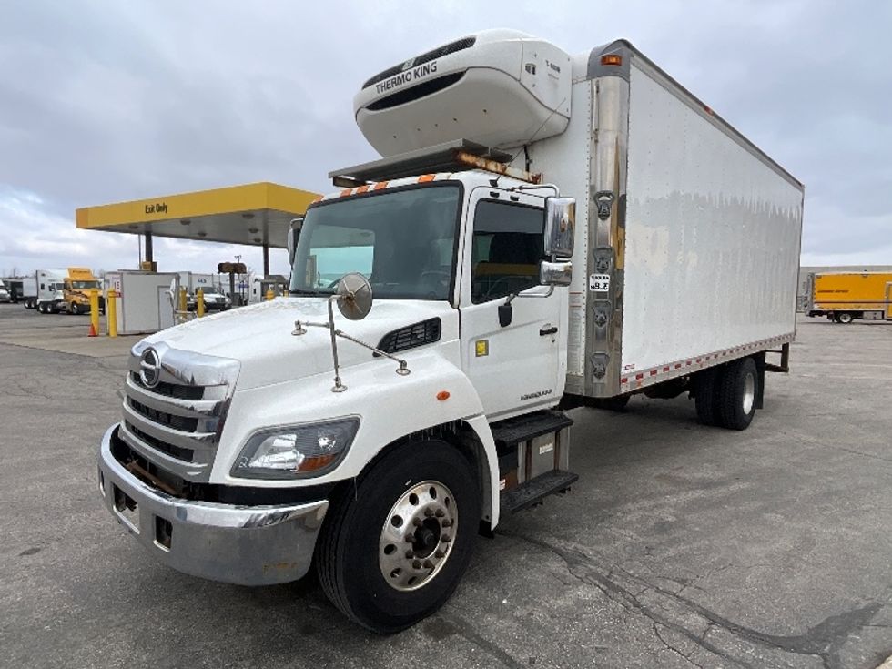 Refrigerated Truck-Light and Medium Duty Trucks-Hino-2019-338-Cambridge-ON-138,447\n\t\tkm-$ 76,750 - Image 3