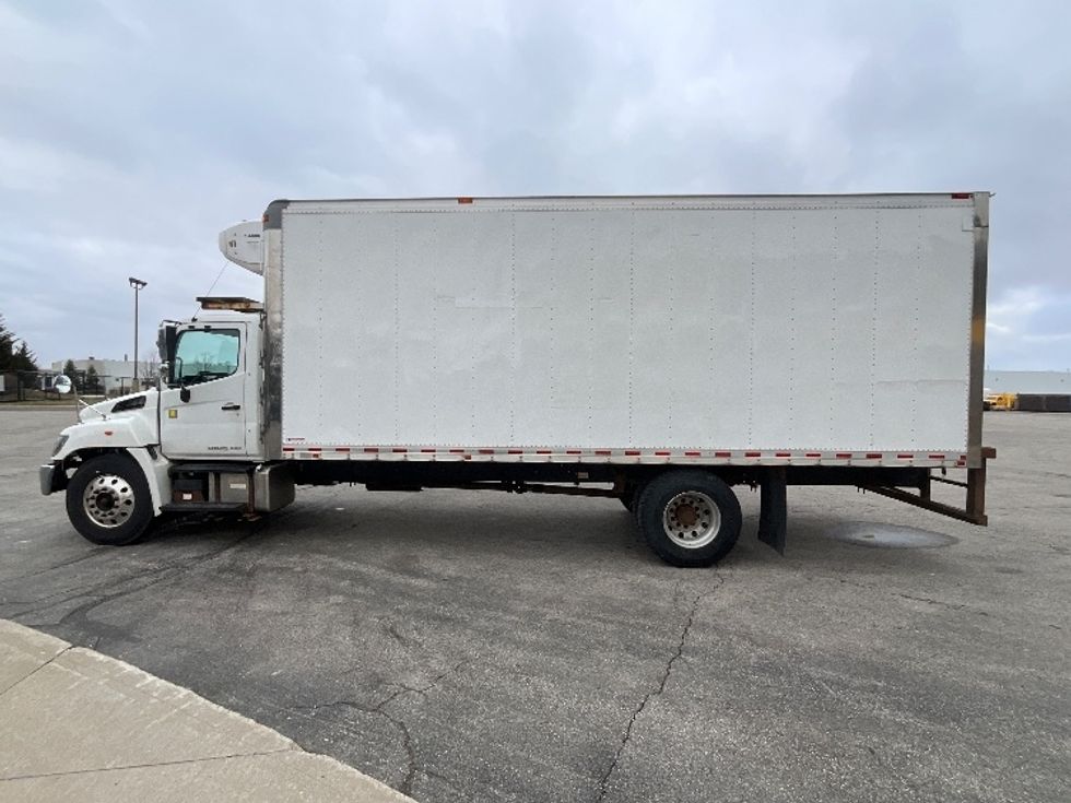 Refrigerated Truck-Light and Medium Duty Trucks-Hino-2019-338-Cambridge-ON-138,447\n\t\tkm-$ 76,750 - Image 4