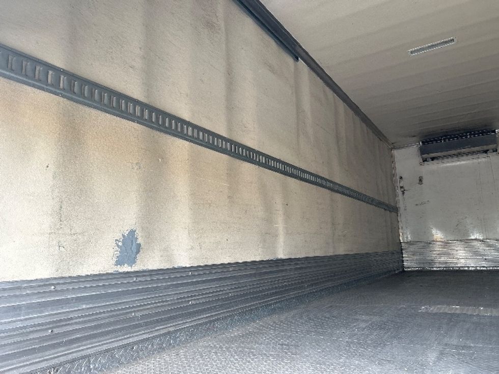 Refrigerated Truck-Light and Medium Duty Trucks-Hino-2019-338-Dallas-TX-289,077\n\t\tmiles-$ 31,500 - Image 11