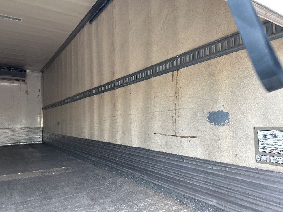Refrigerated Truck-Light and Medium Duty Trucks-Hino-2019-338-Dallas-TX-289,077\n\t\tmiles-$ 31,500 - Image 12