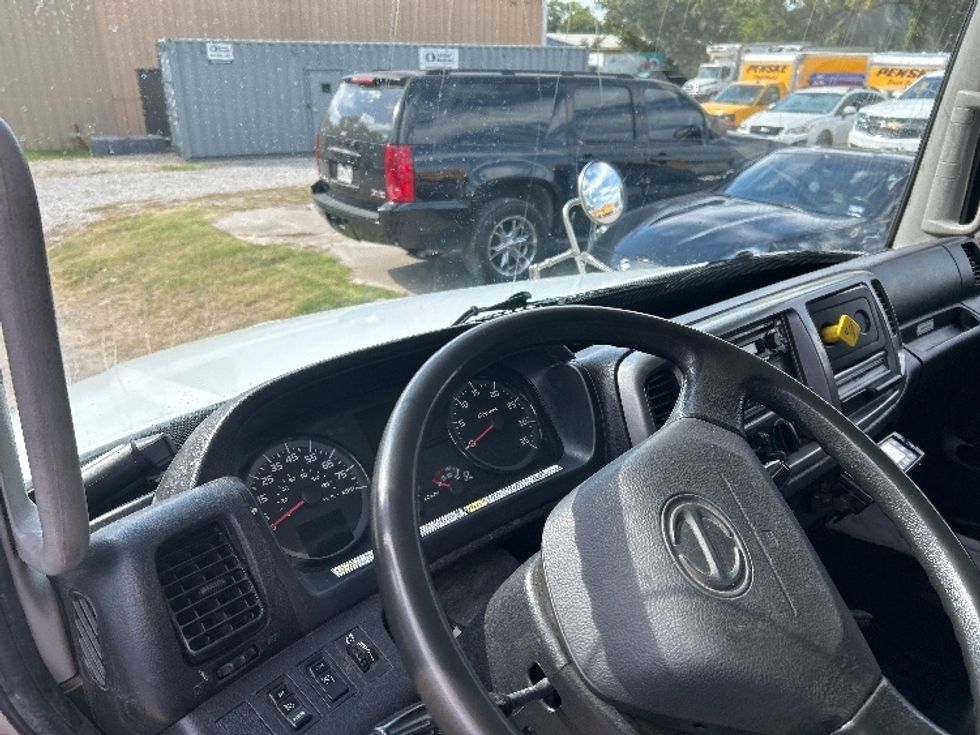 Refrigerated Truck-Light and Medium Duty Trucks-Hino-2019-338-Dallas-TX-289,077\n\t\tmiles-$ 31,500 - Image 18