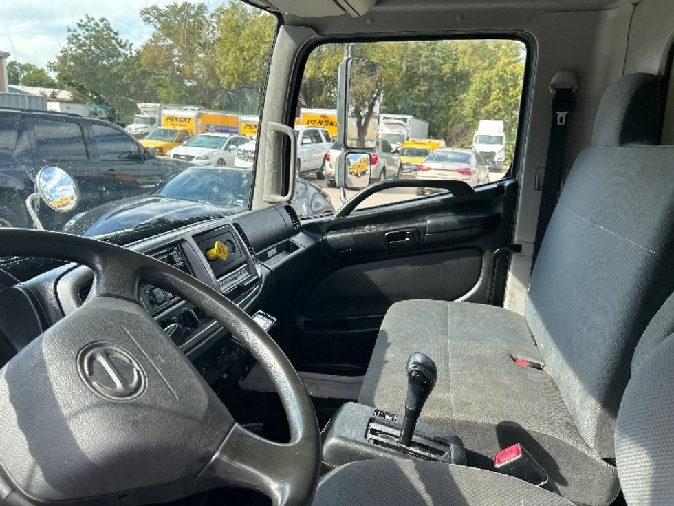 Refrigerated Truck-Light and Medium Duty Trucks-Hino-2019-338-Dallas-TX-289,077\n\t\tmiles-$ 31,500 - Image 19
