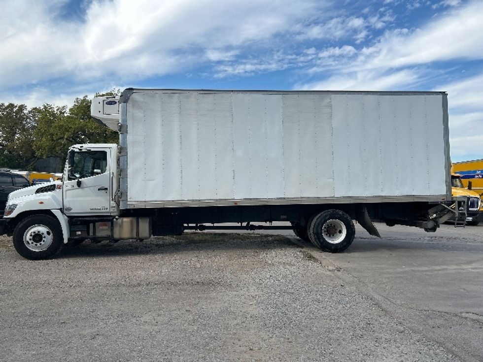 Refrigerated Truck-Light and Medium Duty Trucks-Hino-2019-338-Dallas-TX-289,077\n\t\tmiles-$ 31,500 - Image 4