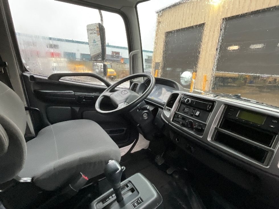 Refrigerated Truck-Light and Medium Duty Trucks-Hino-2019-338-Delta-BC-197,988\n\t\tkm-$ 66,000 - Image 21