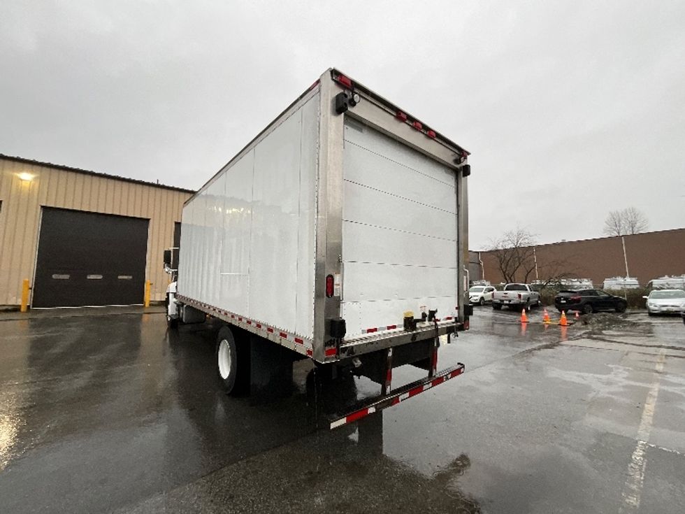 Refrigerated Truck-Light and Medium Duty Trucks-Hino-2019-338-Delta-BC-197,988\n\t\tkm-$ 66,000 - Image 6