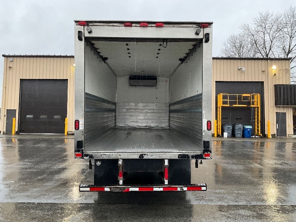 Refrigerated Truck-Light and Medium Duty Trucks-Hino-2019-338-Delta-BC-197,988\n\t\tkm-$ 66,000 - Image 8