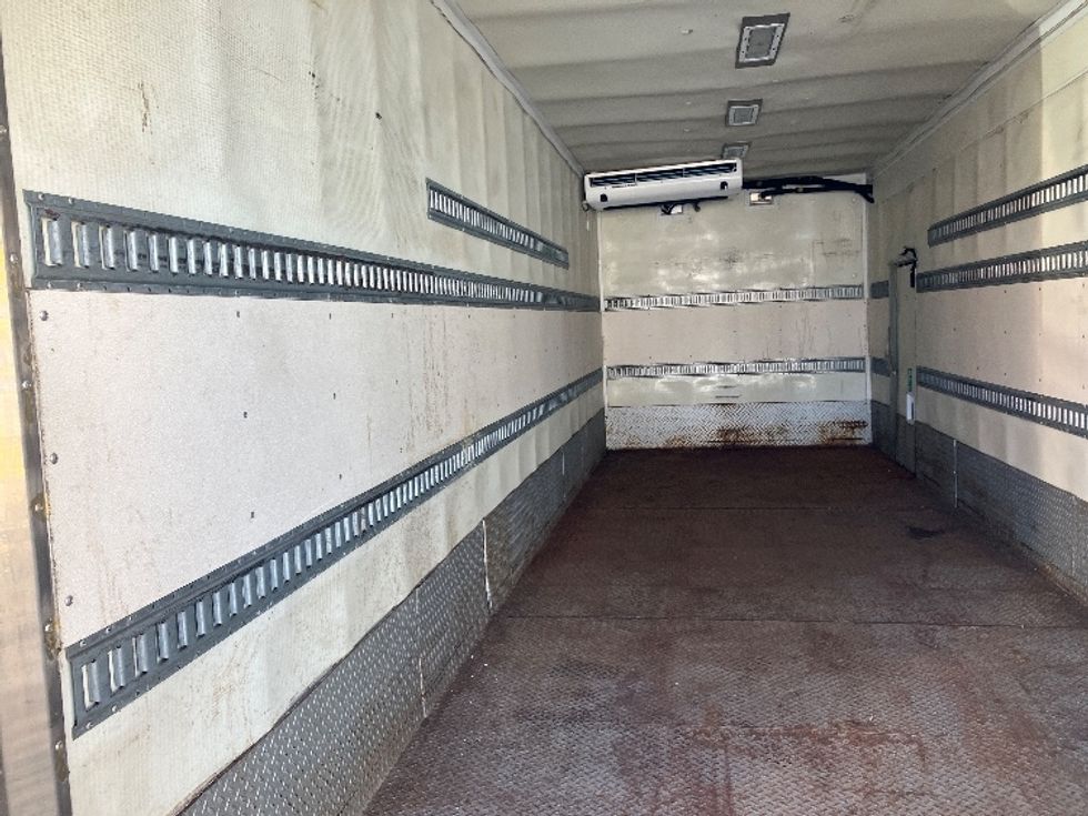 Refrigerated Truck-Light and Medium Duty Trucks-Hino-2019-338-Edison-NJ-171,032\n\t\tmiles-$ 32,000 - Image 11