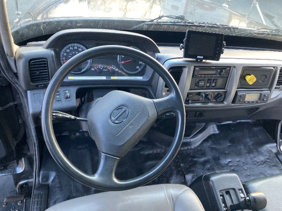 Refrigerated Truck-Light and Medium Duty Trucks-Hino-2019-338-Edison-NJ-171,032\n\t\tmiles-$ 32,000 - Image 18