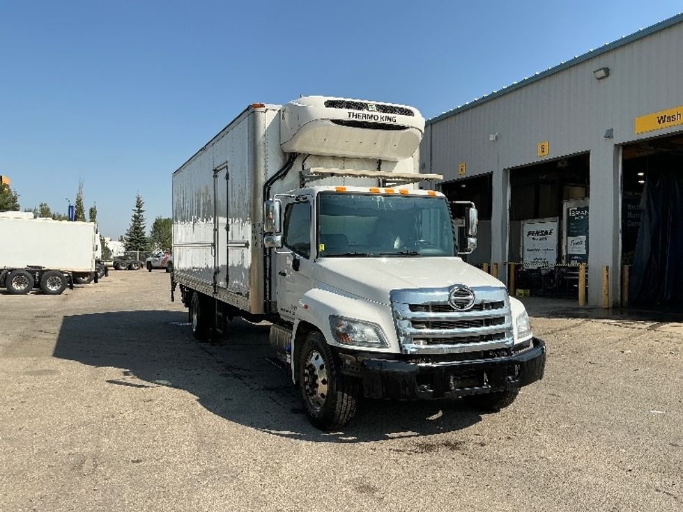 Refrigerated Truck-Light and Medium Duty Trucks-Hino-2019-338-Edmonton-AB-191,690\n\t\tkm-$ 82,750 - Image 1