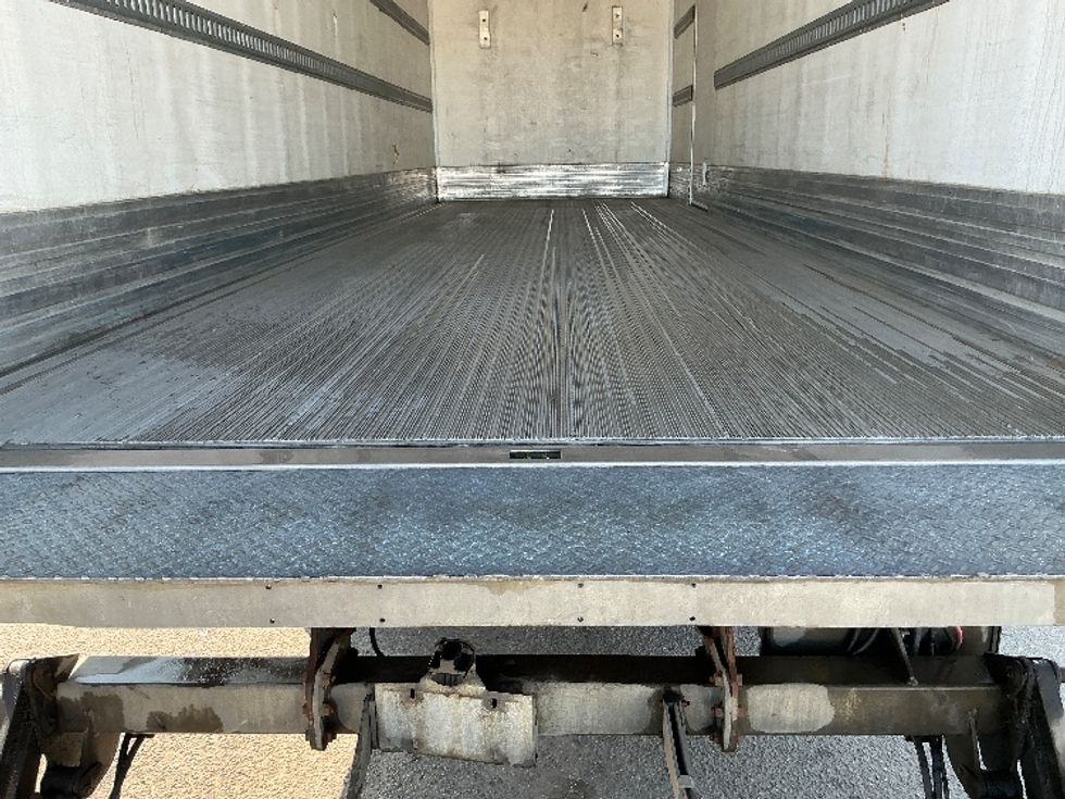 Refrigerated Truck-Light and Medium Duty Trucks-Hino-2019-338-Edmonton-AB-191,690\n\t\tkm-$ 82,750 - Image 10