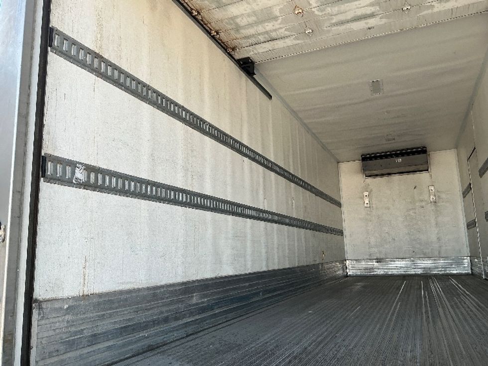 Refrigerated Truck-Light and Medium Duty Trucks-Hino-2019-338-Edmonton-AB-191,690\n\t\tkm-$ 82,750 - Image 11