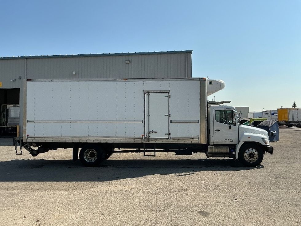 Refrigerated Truck-Light and Medium Duty Trucks-Hino-2019-338-Edmonton-AB-191,690\n\t\tkm-$ 82,750 - Image 15