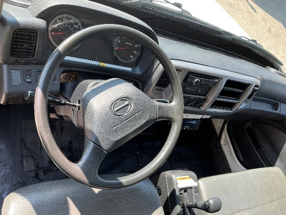 Refrigerated Truck-Light and Medium Duty Trucks-Hino-2019-338-Edmonton-AB-191,690\n\t\tkm-$ 82,750 - Image 18