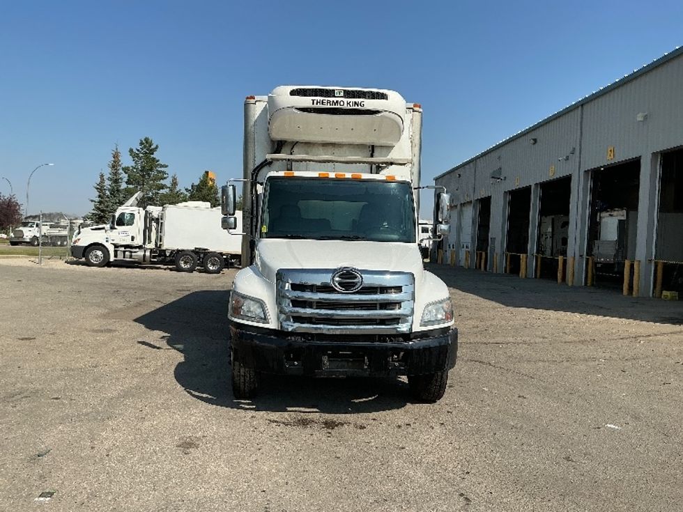 Refrigerated Truck-Light and Medium Duty Trucks-Hino-2019-338-Edmonton-AB-191,690\n\t\tkm-$ 82,750 - Image 2