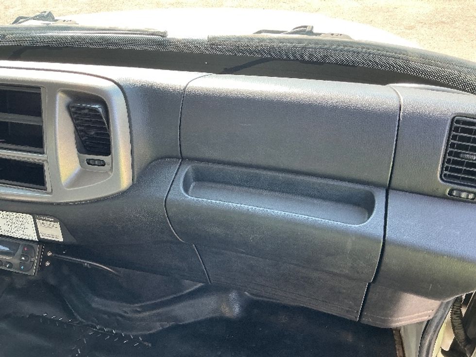 Refrigerated Truck-Light and Medium Duty Trucks-Hino-2019-338-Edmonton-AB-191,690\n\t\tkm-$ 82,750 - Image 21