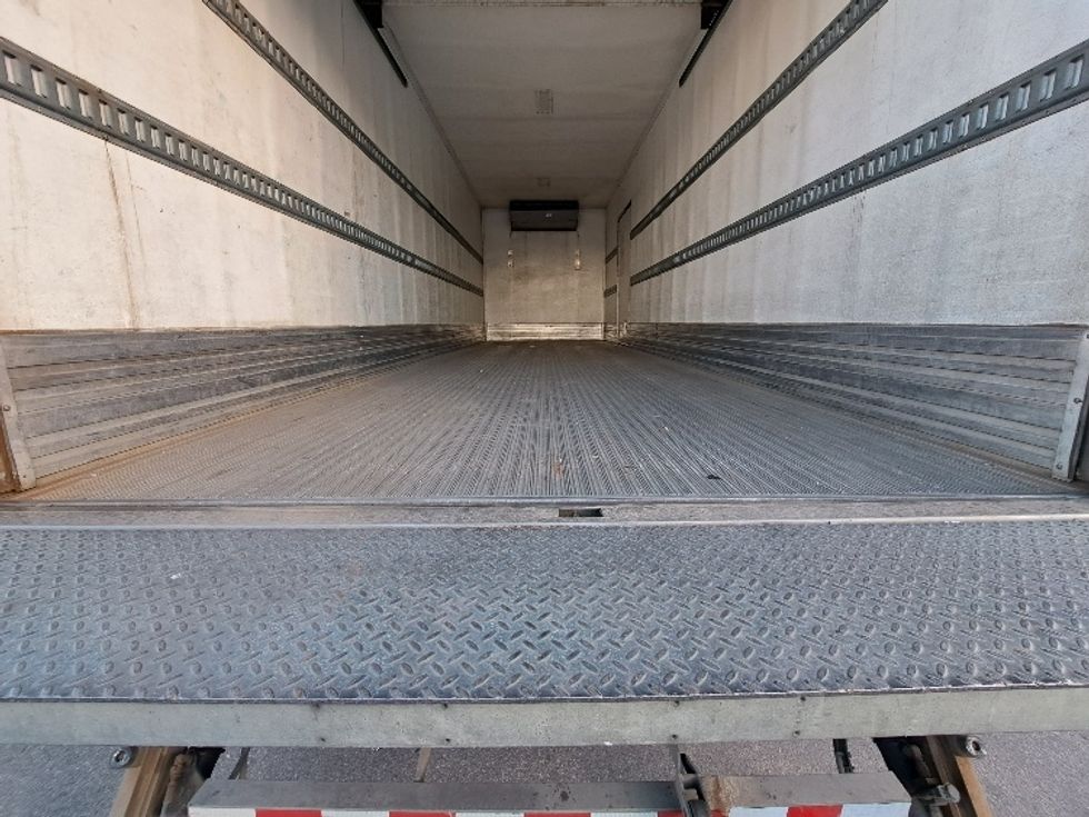 Refrigerated Truck-Light and Medium Duty Trucks-Hino-2019-338-Edmonton-AB-218,909\n\t\tkm-$ 77,500 - Image 10