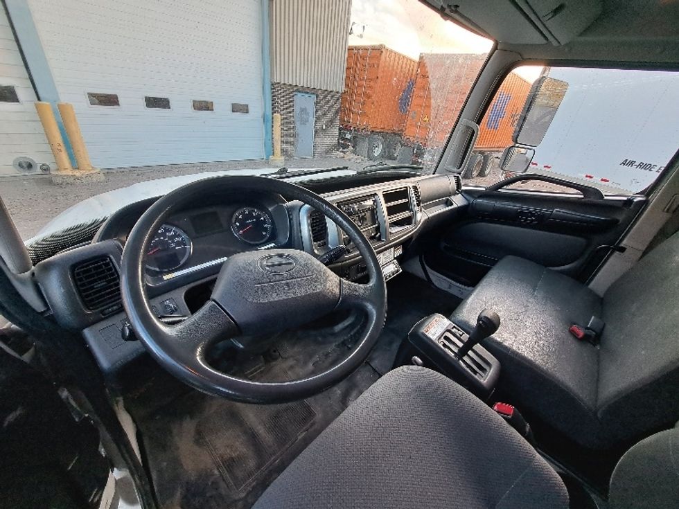 Refrigerated Truck-Light and Medium Duty Trucks-Hino-2019-338-Edmonton-AB-218,909\n\t\tkm-$ 77,500 - Image 17