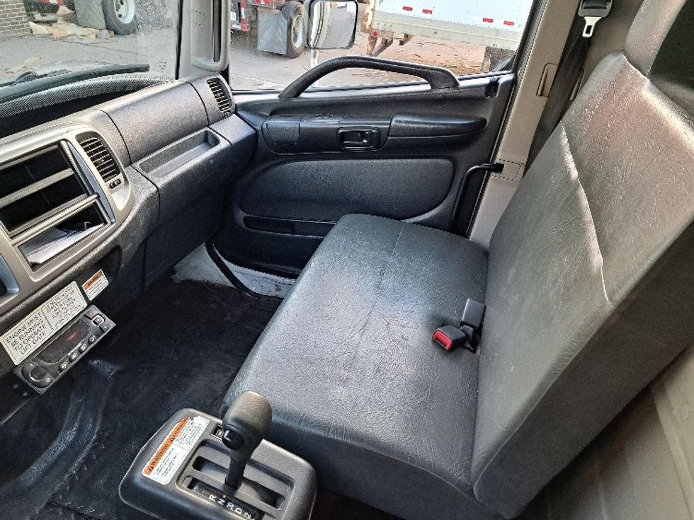 Refrigerated Truck-Light and Medium Duty Trucks-Hino-2019-338-Edmonton-AB-218,909\n\t\tkm-$ 77,500 - Image 19
