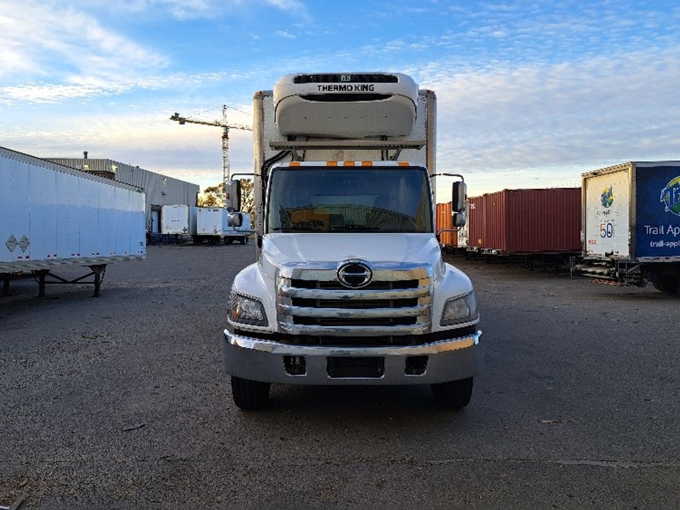 Refrigerated Truck-Light and Medium Duty Trucks-Hino-2019-338-Edmonton-AB-218,909\n\t\tkm-$ 77,500 - Image 2