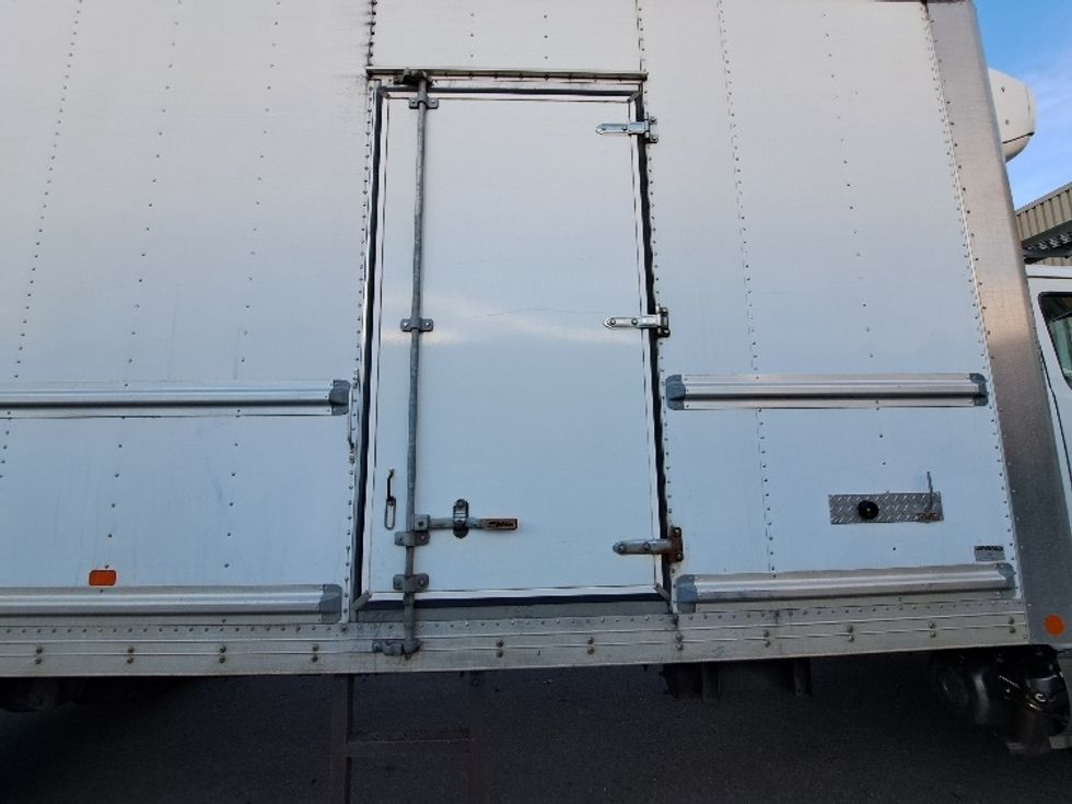 Refrigerated Truck-Light and Medium Duty Trucks-Hino-2019-338-Edmonton-AB-218,909\n\t\tkm-$ 77,500 - Image 26