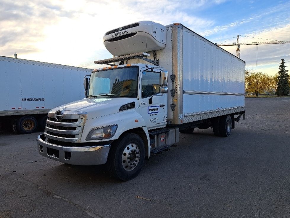 Refrigerated Truck-Light and Medium Duty Trucks-Hino-2019-338-Edmonton-AB-218,909\n\t\tkm-$ 77,500 - Image 3