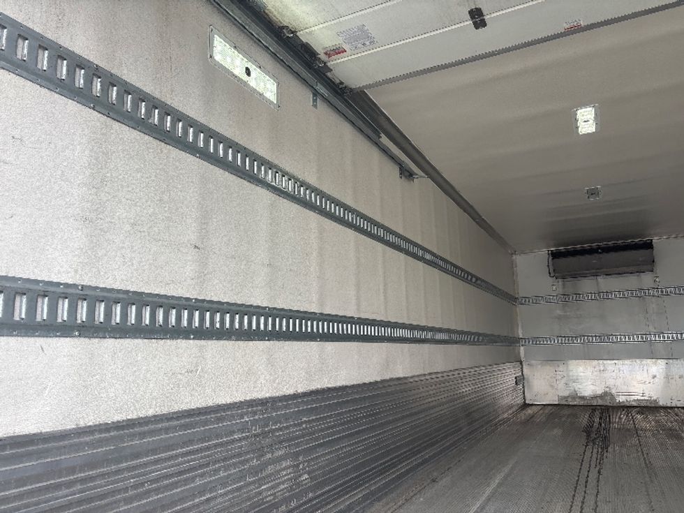 Refrigerated Truck-Light and Medium Duty Trucks-Hino-2019-338-Everett-WA-111,157\n\t\tmiles-$ 56,000 - Image 11