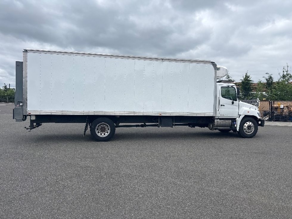 Refrigerated Truck-Light and Medium Duty Trucks-Hino-2019-338-Everett-WA-111,157\n\t\tmiles-$ 56,000 - Image 15