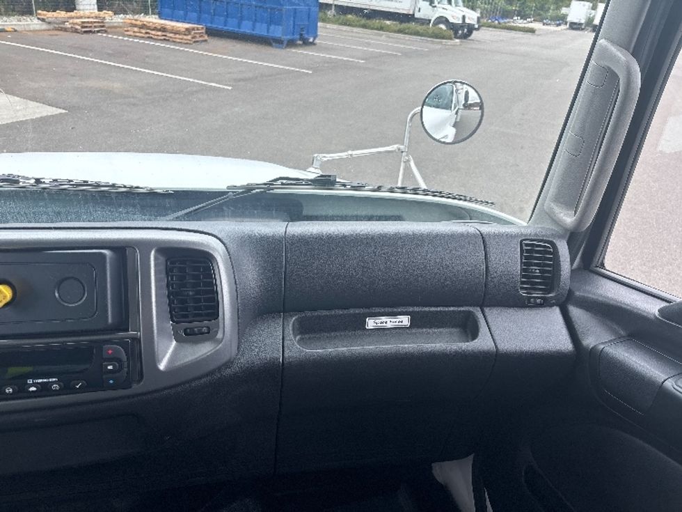 Refrigerated Truck-Light and Medium Duty Trucks-Hino-2019-338-Everett-WA-111,157\n\t\tmiles-$ 56,000 - Image 21