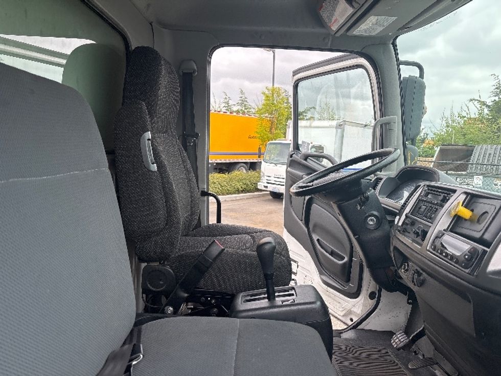 Refrigerated Truck-Light and Medium Duty Trucks-Hino-2019-338-Everett-WA-111,157\n\t\tmiles-$ 56,000 - Image 22