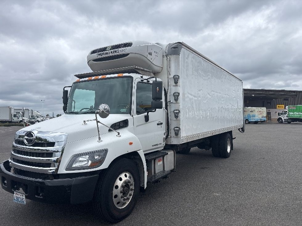 Refrigerated Truck-Light and Medium Duty Trucks-Hino-2019-338-Everett-WA-111,157\n\t\tmiles-$ 56,000 - Image 3