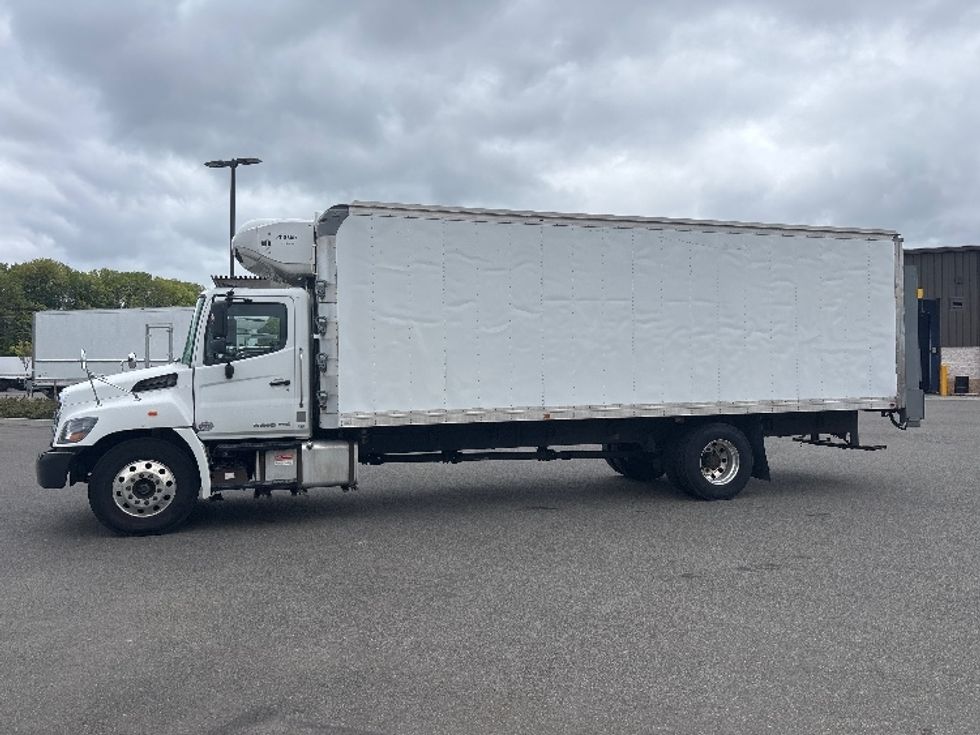 Refrigerated Truck-Light and Medium Duty Trucks-Hino-2019-338-Everett-WA-111,157\n\t\tmiles-$ 56,000 - Image 4
