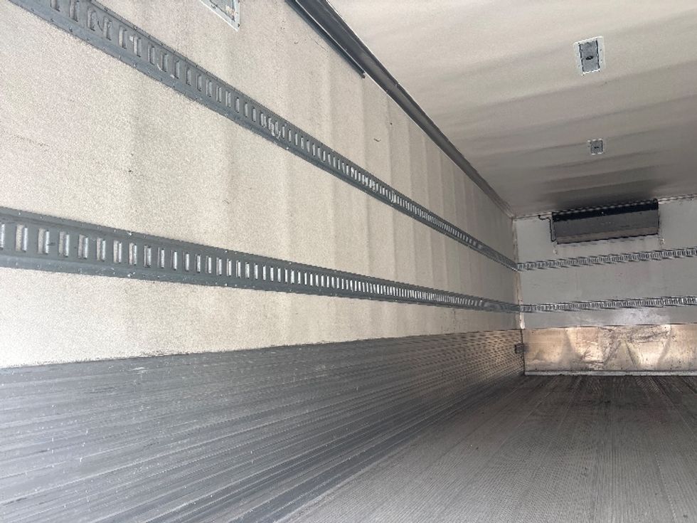 Refrigerated Truck-Light and Medium Duty Trucks-Hino-2019-338-Everett-WA-139,724\n\t\tmiles-$ 52,750 - Image 11