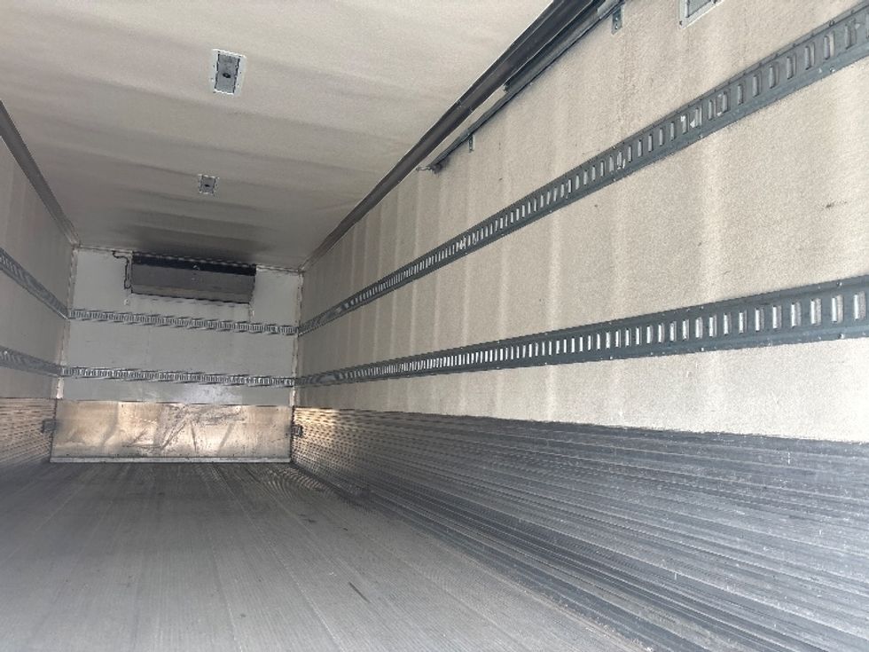 Refrigerated Truck-Light and Medium Duty Trucks-Hino-2019-338-Everett-WA-139,724\n\t\tmiles-$ 52,750 - Image 12