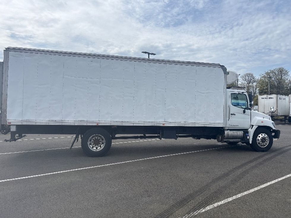 Refrigerated Truck-Light and Medium Duty Trucks-Hino-2019-338-Everett-WA-139,724\n\t\tmiles-$ 52,750 - Image 15