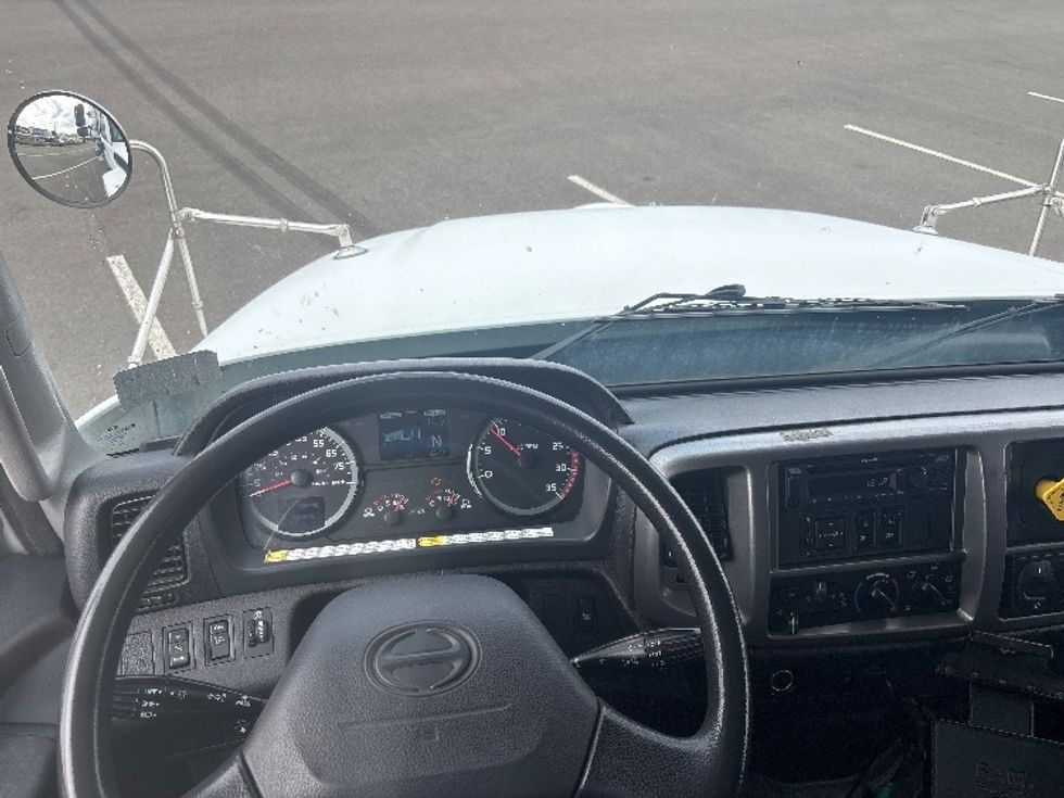 Refrigerated Truck-Light and Medium Duty Trucks-Hino-2019-338-Everett-WA-139,724\n\t\tmiles-$ 52,750 - Image 18