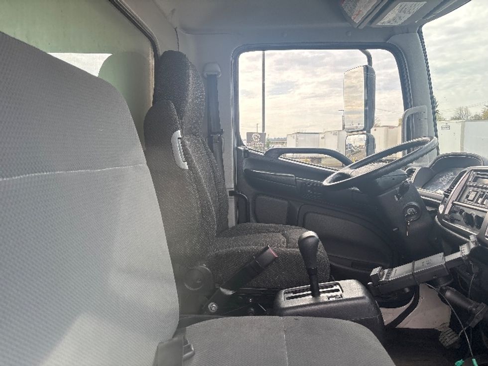 Refrigerated Truck-Light and Medium Duty Trucks-Hino-2019-338-Everett-WA-139,724\n\t\tmiles-$ 52,750 - Image 22
