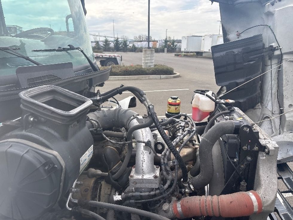 Refrigerated Truck-Light and Medium Duty Trucks-Hino-2019-338-Everett-WA-139,724\n\t\tmiles-$ 52,750 - Image 23
