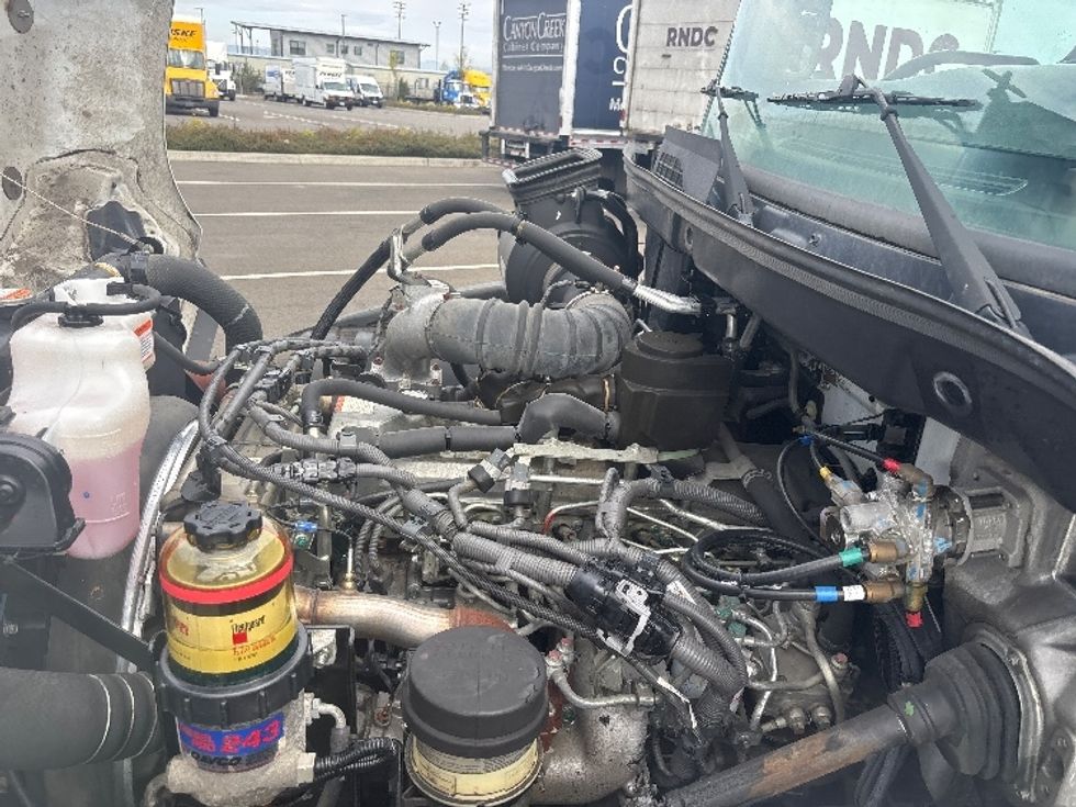 Refrigerated Truck-Light and Medium Duty Trucks-Hino-2019-338-Everett-WA-139,724\n\t\tmiles-$ 52,750 - Image 24