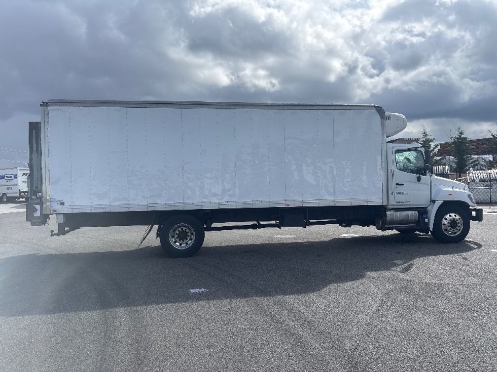 Refrigerated Truck-Light and Medium Duty Trucks-Hino-2019-338-Everett-WA-89,871\n\t\tmiles-$ 57,000 - Image 15