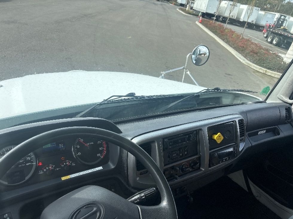 Refrigerated Truck-Light and Medium Duty Trucks-Hino-2019-338-Everett-WA-89,871\n\t\tmiles-$ 57,000 - Image 17