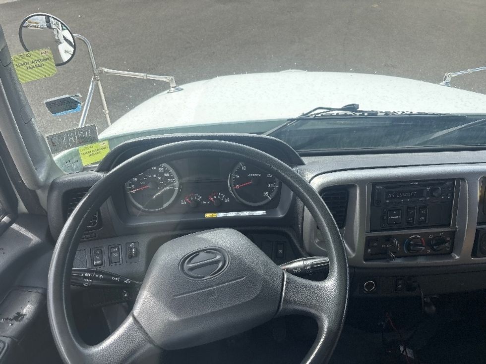 Refrigerated Truck-Light and Medium Duty Trucks-Hino-2019-338-Everett-WA-89,871\n\t\tmiles-$ 57,000 - Image 18