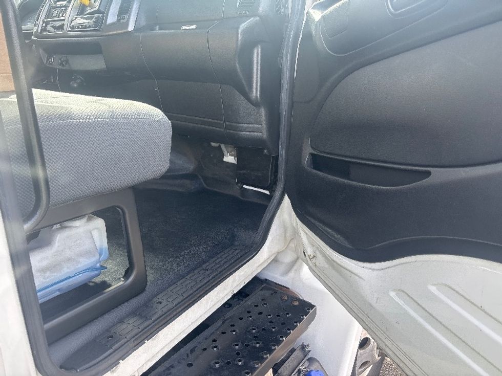 Refrigerated Truck-Light and Medium Duty Trucks-Hino-2019-338-Everett-WA-89,871\n\t\tmiles-$ 57,000 - Image 20