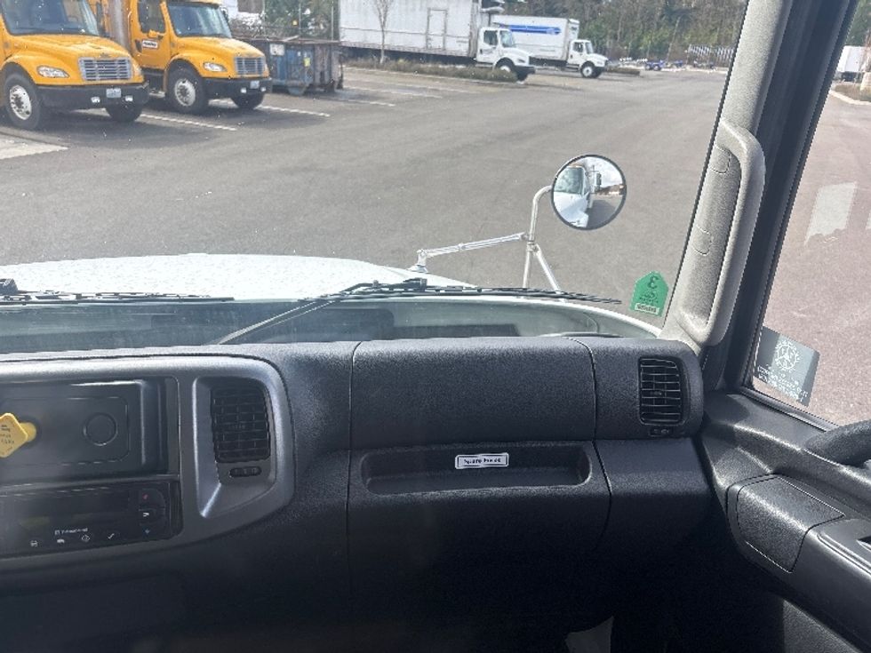 Refrigerated Truck-Light and Medium Duty Trucks-Hino-2019-338-Everett-WA-89,871\n\t\tmiles-$ 57,000 - Image 21