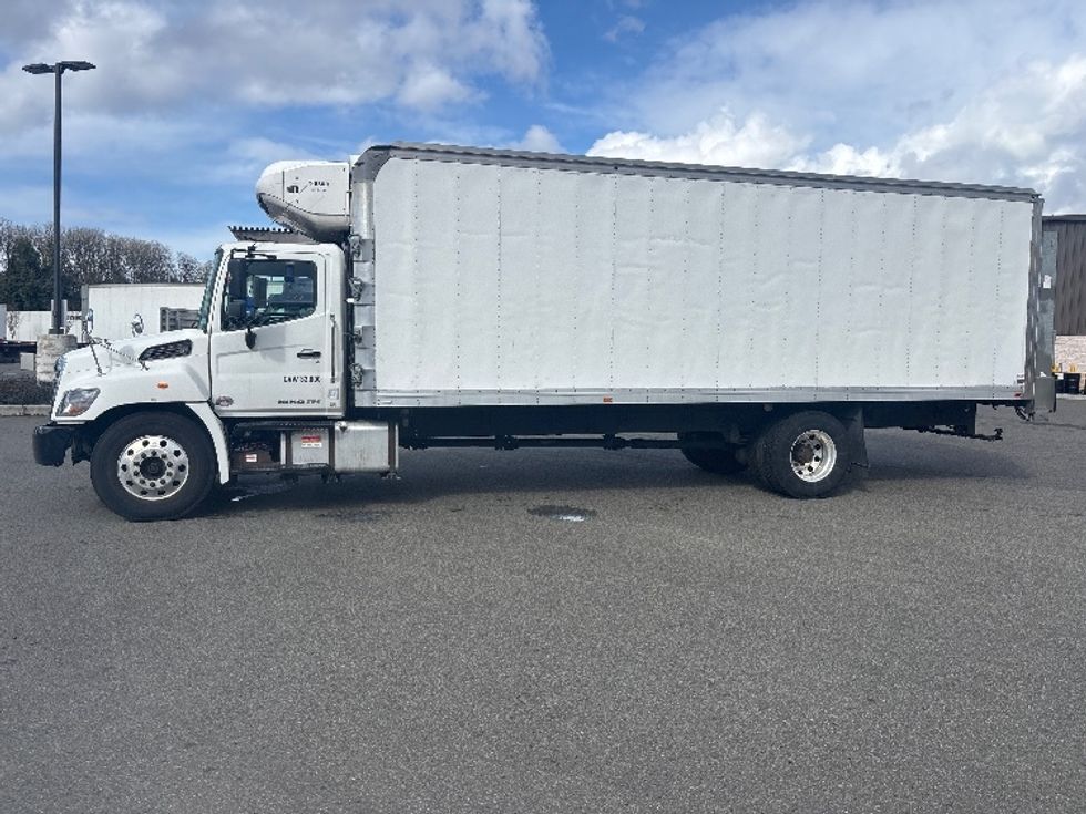 Refrigerated Truck-Light and Medium Duty Trucks-Hino-2019-338-Everett-WA-89,871\n\t\tmiles-$ 57,000 - Image 4