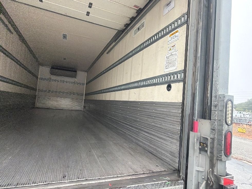 Refrigerated Truck-Light and Medium Duty Trucks-Hino-2019-338-Forest Park-GA-133,423\n\t\tmiles-$ 51,750 - Image 12