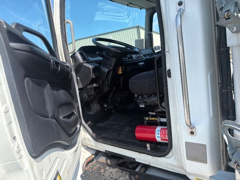 Refrigerated Truck-Light and Medium Duty Trucks-Hino-2019-338-Forest Park-GA-133,423\n\t\tmiles-$ 51,750 - Image 16