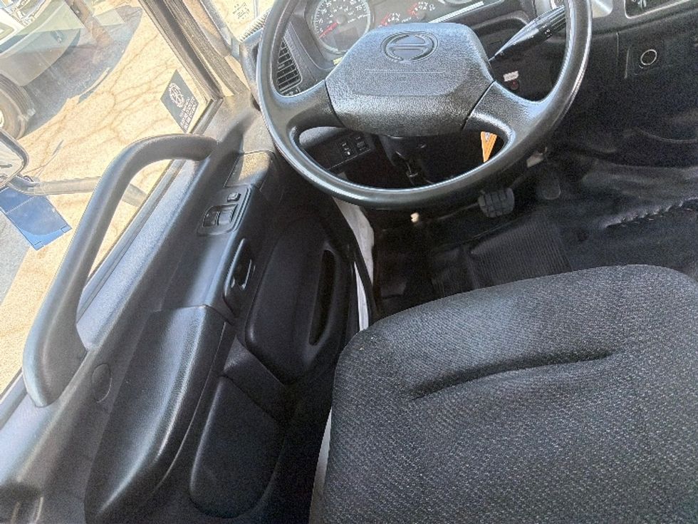 Refrigerated Truck-Light and Medium Duty Trucks-Hino-2019-338-Forest Park-GA-133,423\n\t\tmiles-$ 51,750 - Image 17