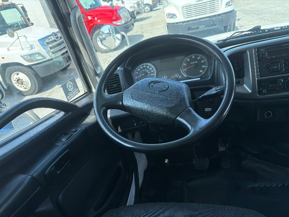 Refrigerated Truck-Light and Medium Duty Trucks-Hino-2019-338-Forest Park-GA-133,423\n\t\tmiles-$ 51,750 - Image 18
